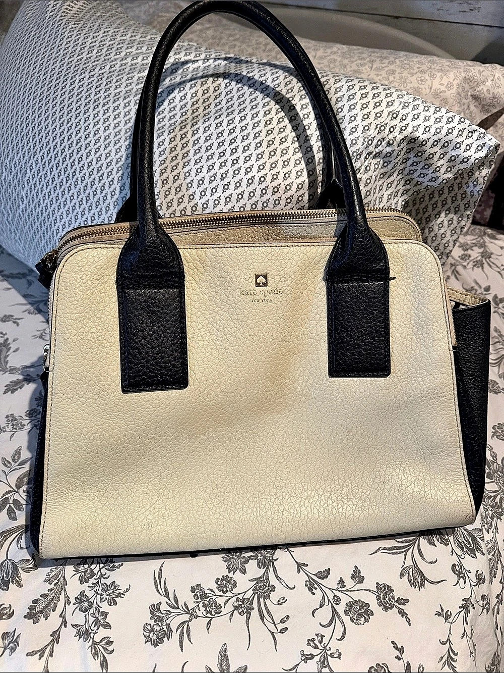 Kate Spade Satchel in White & Black